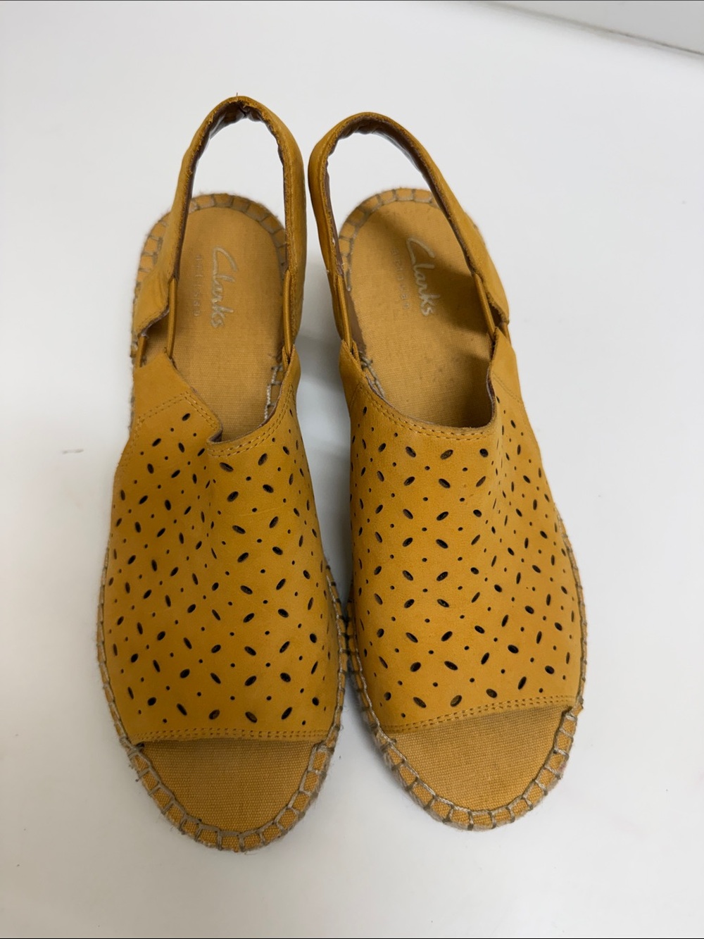 NWOT Clarks Women's Mustard Perforated Slingback Espadrille Flats